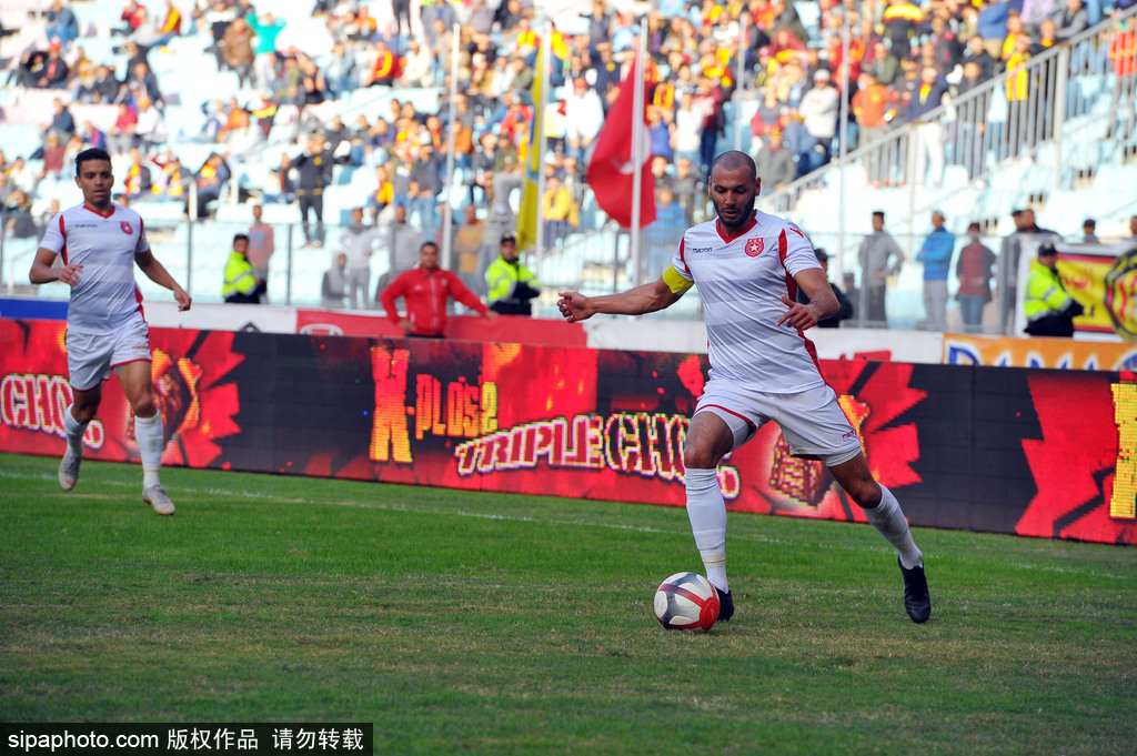  都灵德比战平局收场双方球迷爆发冲突  