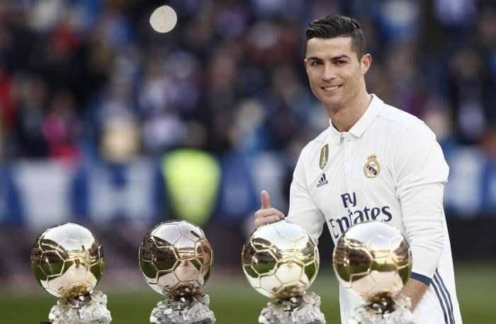  那不勒斯年轻前锋爆发，独中三元助球队大胜而归