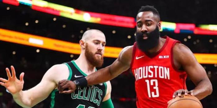  凯尔特人轻取篮网豪取八连胜领跑东部